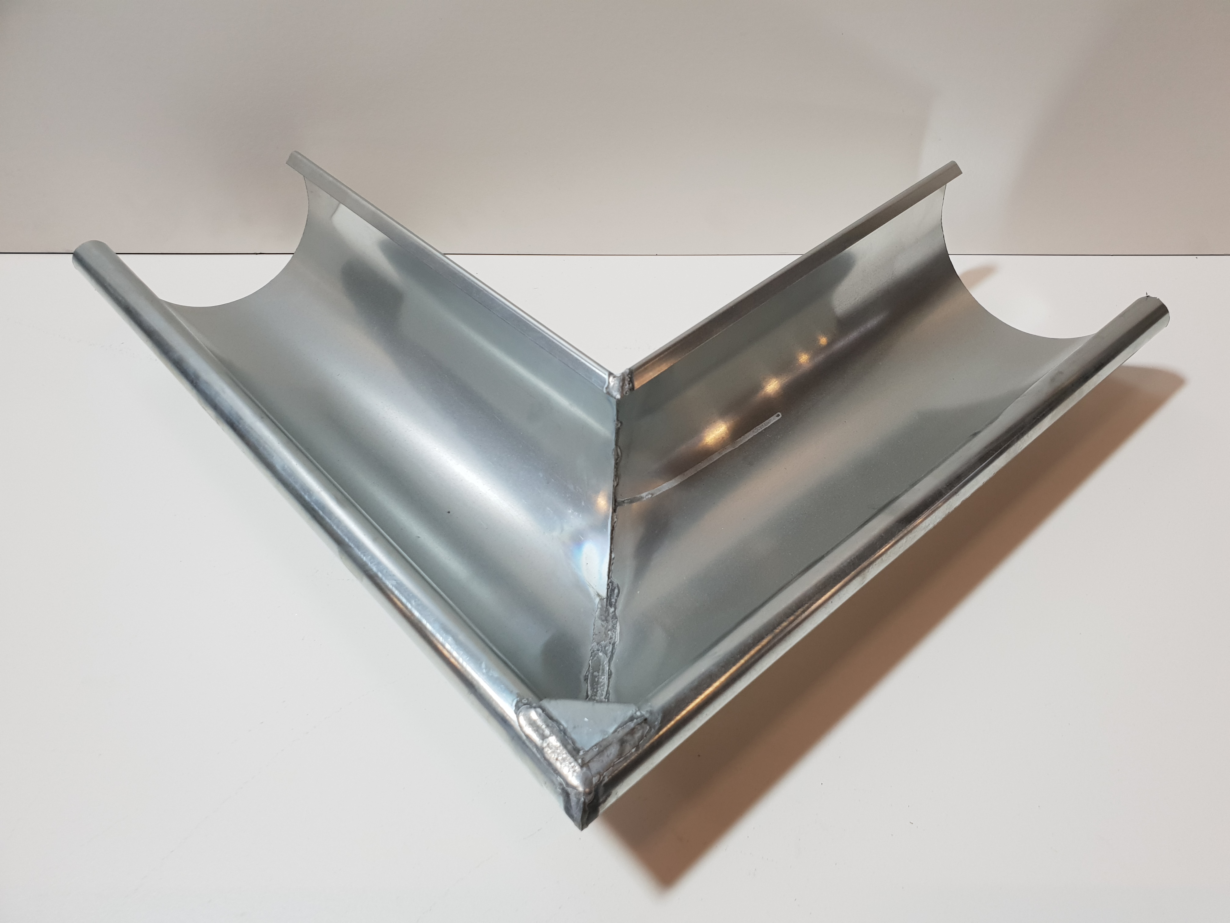 Zink   vm hoek bu halfr zs 333 4st/ds eur/st 220026467