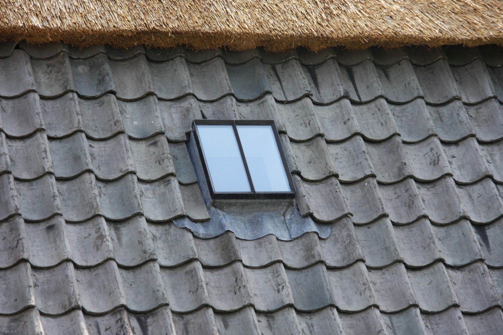 Dakvenster metaal kr 44x60 recht vert verd eur/st