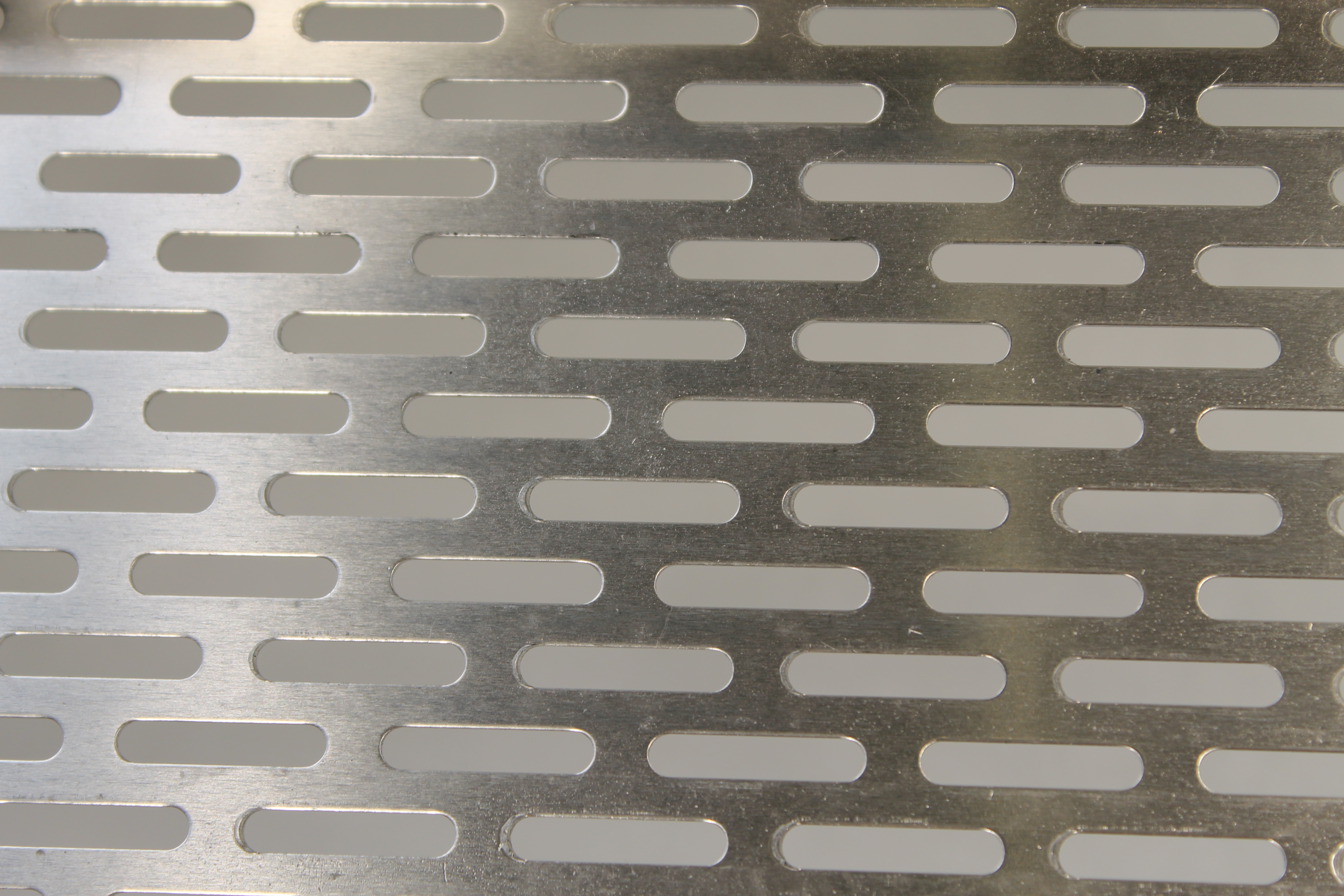 Alum plaat 1mm 1,25mx2,50m 100% geperfor eur/st